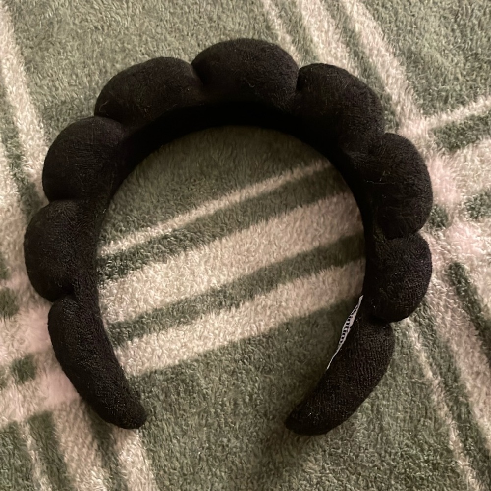 Head band for washing face